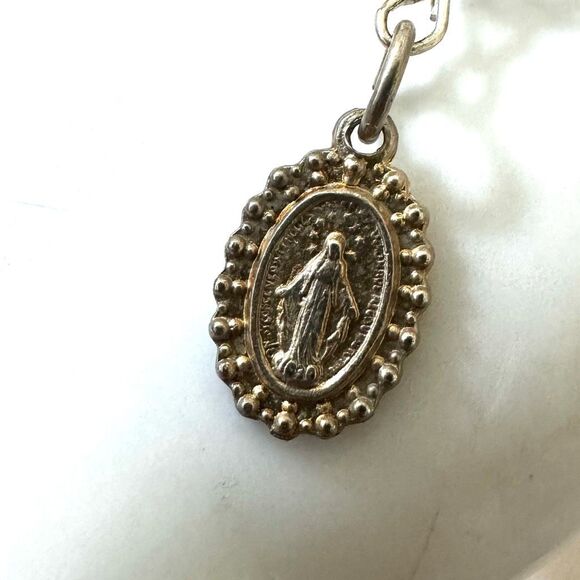 Pink Swarovski crystal religious charm bracelet - Picture 10 of 12